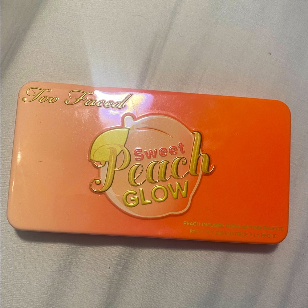Too Faced sweet peach glow highlighting palette